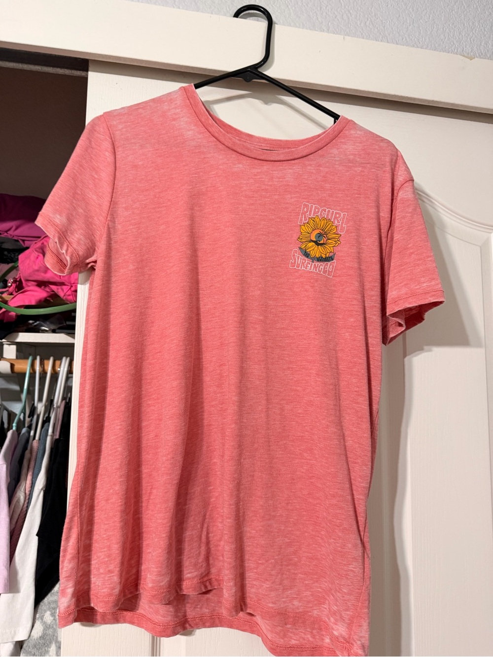 Size M Ripcurl Tee - Picture 1 of 5